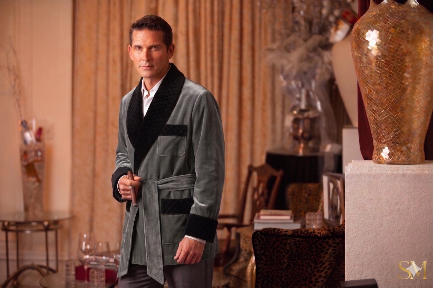 Velvet Smoking Jacket - Gary with Black